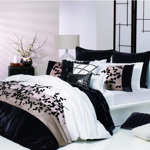 Acacia Black Quilt Cover Set by Ultima