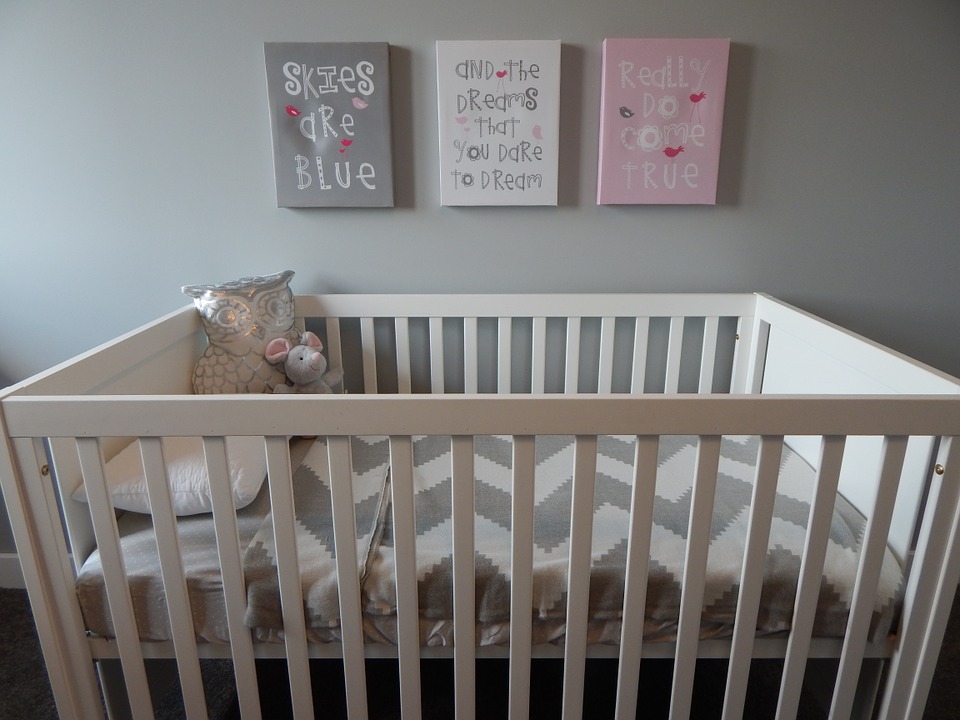 what to look for when buying a crib mattress