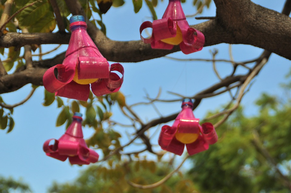 plastic bottle flower art upcycle