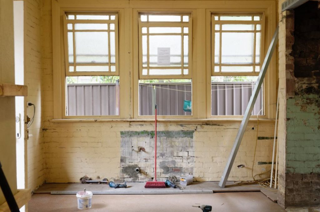 How to Keep Home Renovation Dust and Debris from Spreading to the Rest of Your Home