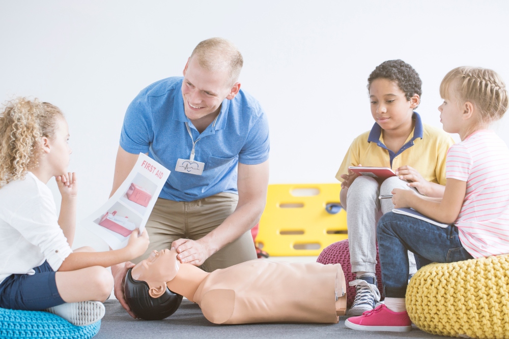 How to Teach Younger Kids About First Aid Erica R. Buteau