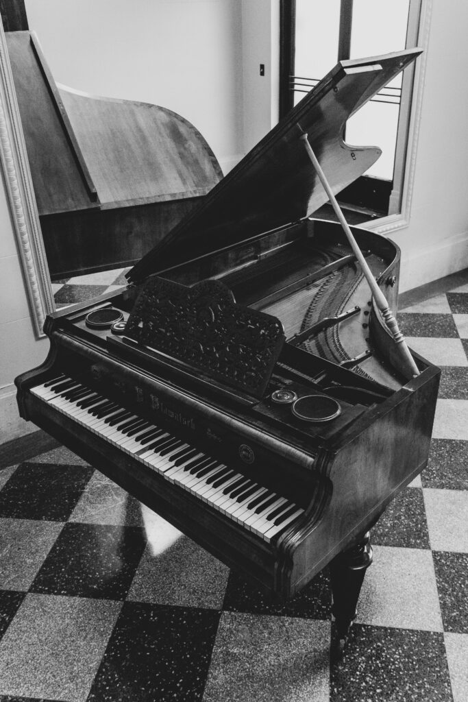 Tips for Moving Unusual Objects to a New Home