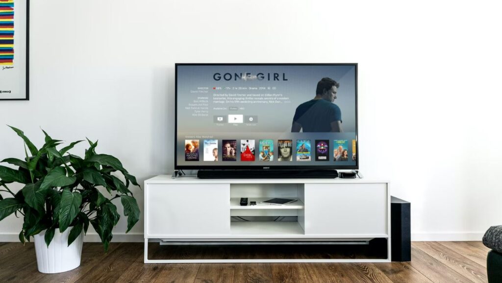 Lighting Dos and Donts When Youre Updating Your Homes Media Room
