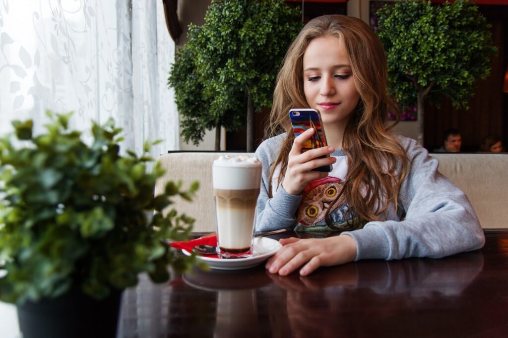 6 Internet Safety Tips for Young Women 1 Computer Security