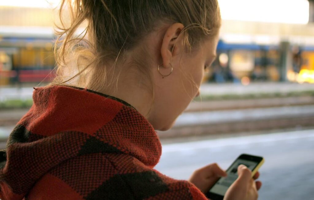 Deciding Whether You Should Repair or Replace Your Cracked Smartphone 1 Deciding Whether You Should Repair or Replace Your Cracked Smartphone