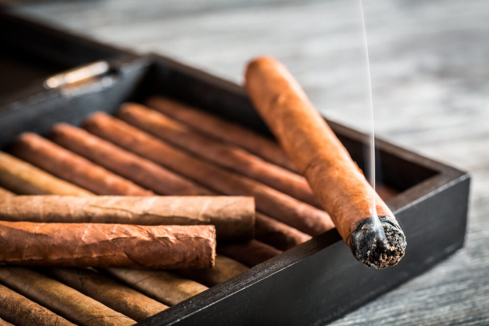 Unique Gifts for Dads Who Love to Smoke Cigars 1 4