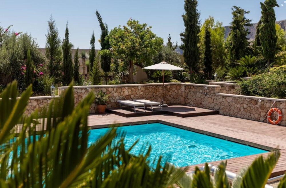 Reasons to Build a Pool in Your Backyard