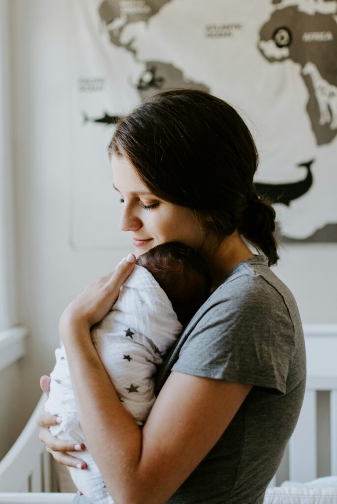 7 Sweet Ways to Bond With Your New Baby 1 kelly sikkema Z4GKcFAGck4 unsplash 1